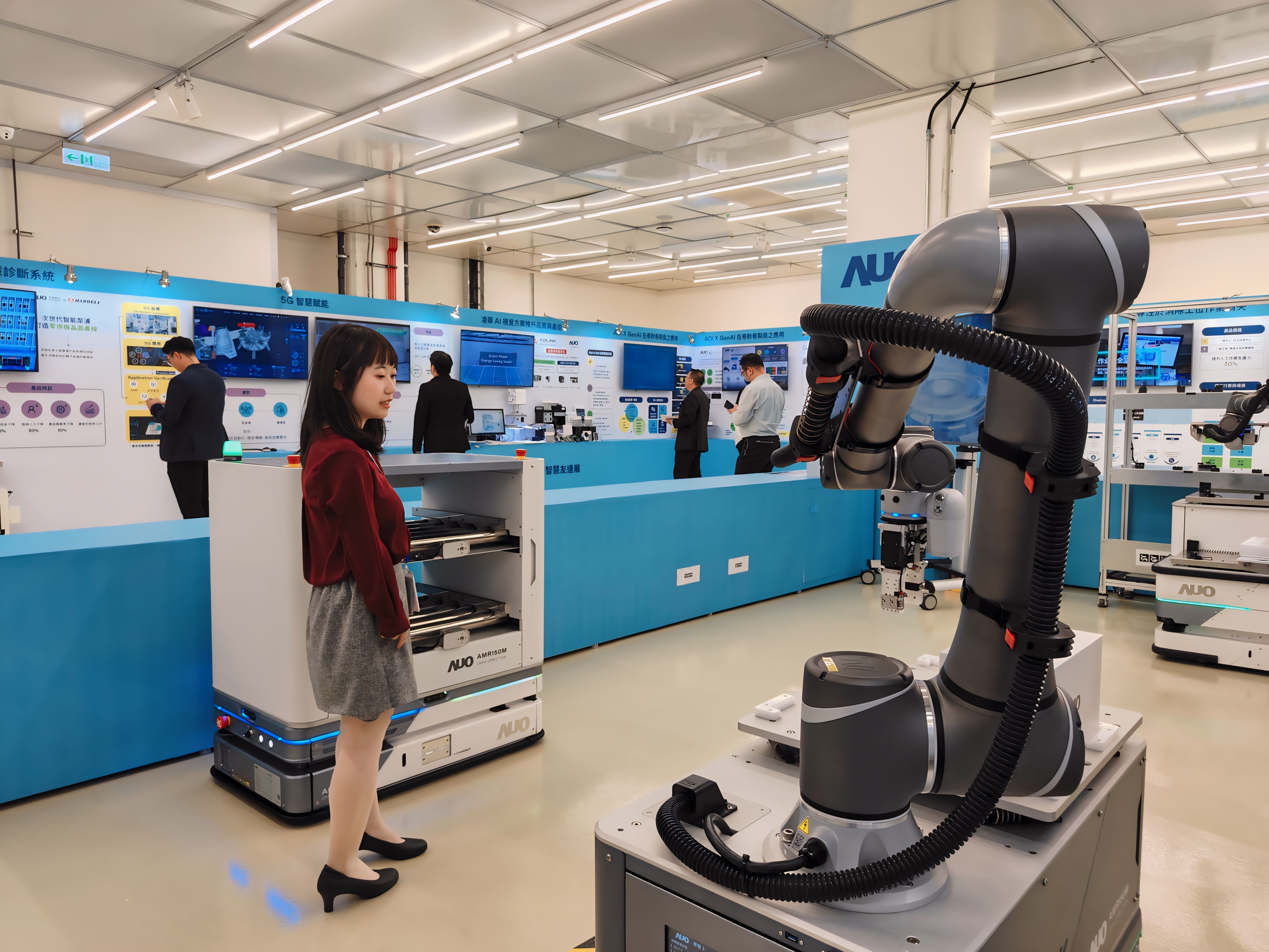 2024智能NG娱乐展邀集生态圈伙伴共同参展，从数字应用、净零减碳到能源发展，创造全方位永续商机，携手生态圈伙伴迈向永续未来